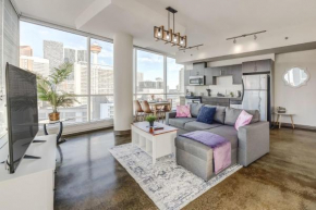 Luxury 2BR Condo - Downtown City Views
